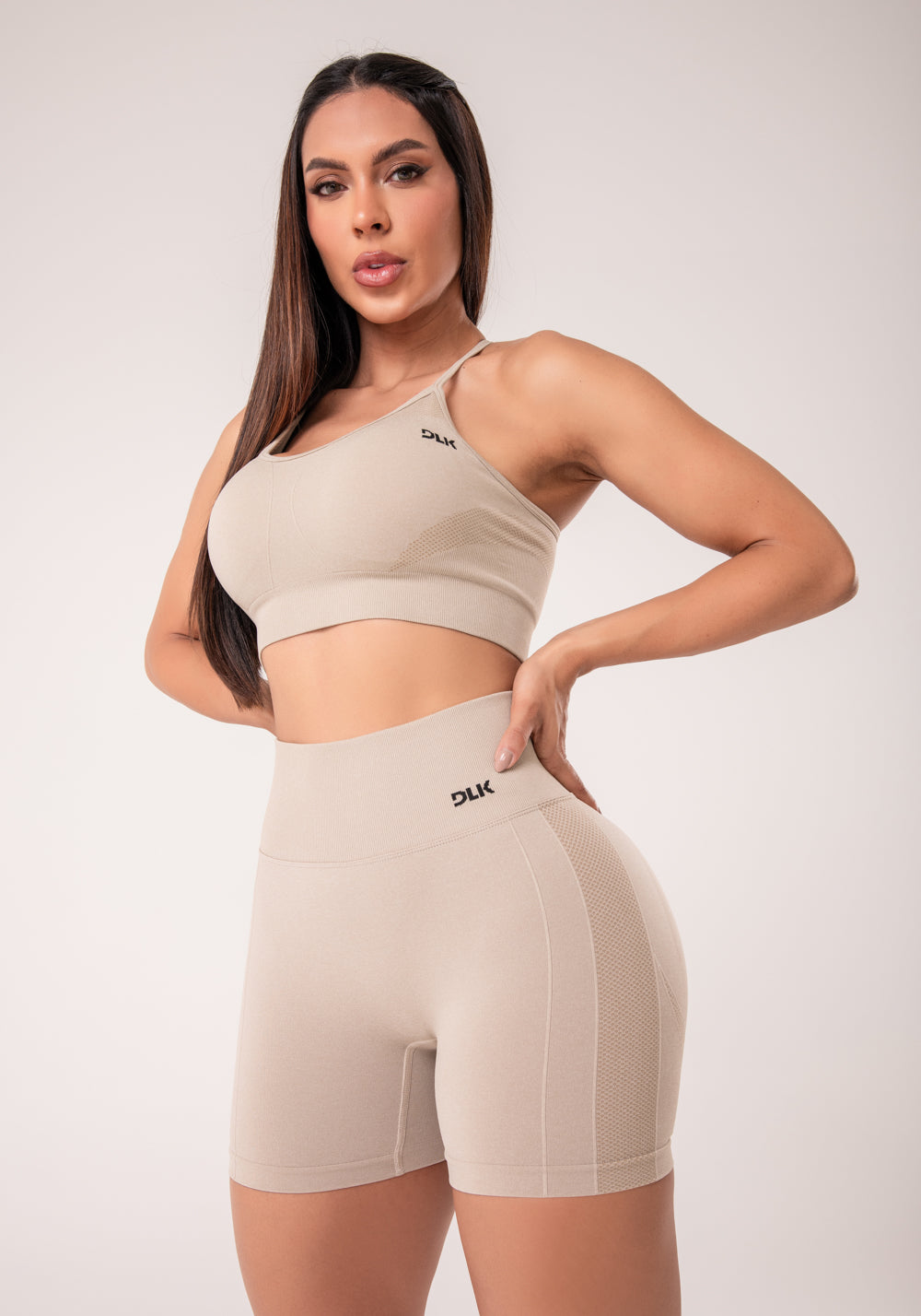 Short Fitness Feminino Areia Com Detalhe Texturizado E Modela Bumbum Seamless+ Dlk