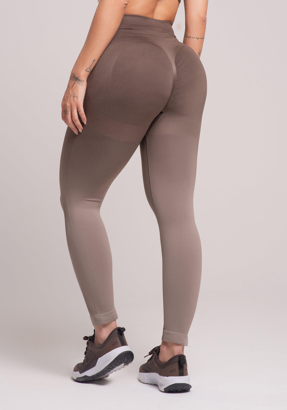 Legging Fitness Feminina Marrom Degradê Modela Bumbum Seamless+ Dlk