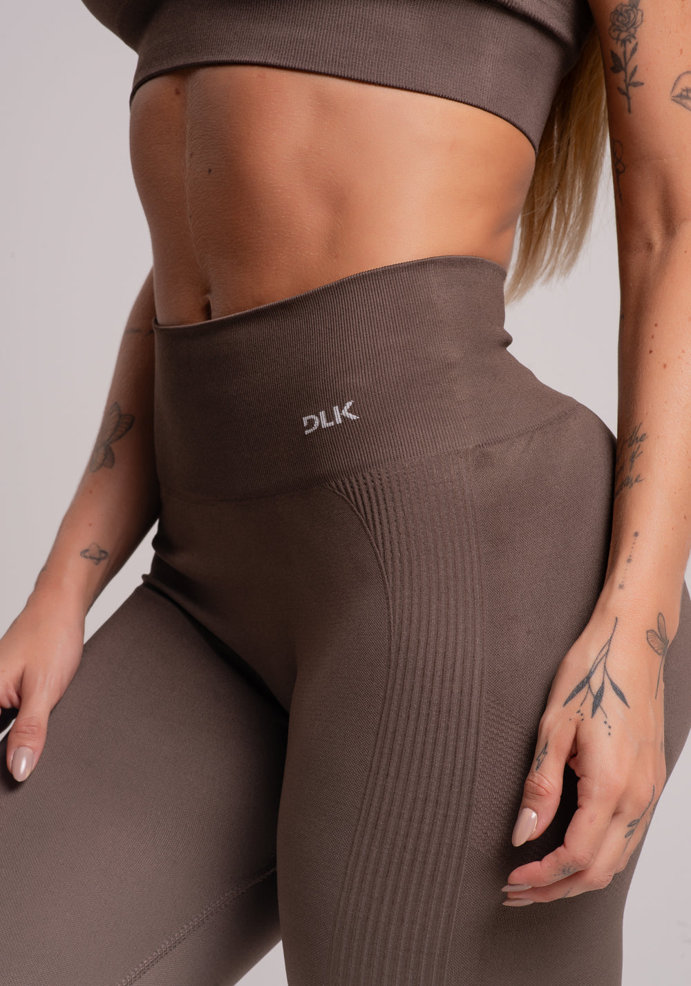 Legging Fitness Feminina Marrom Degradê Modela Bumbum Seamless+ Dlk