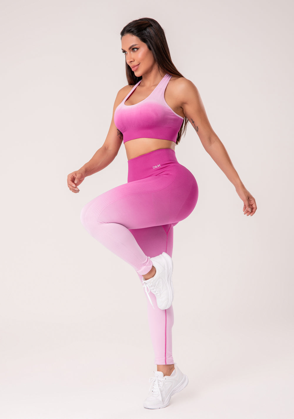Top Fitness Feminino Nadador Fúcsia Degradê Com Bojo Seamless+ Dlk