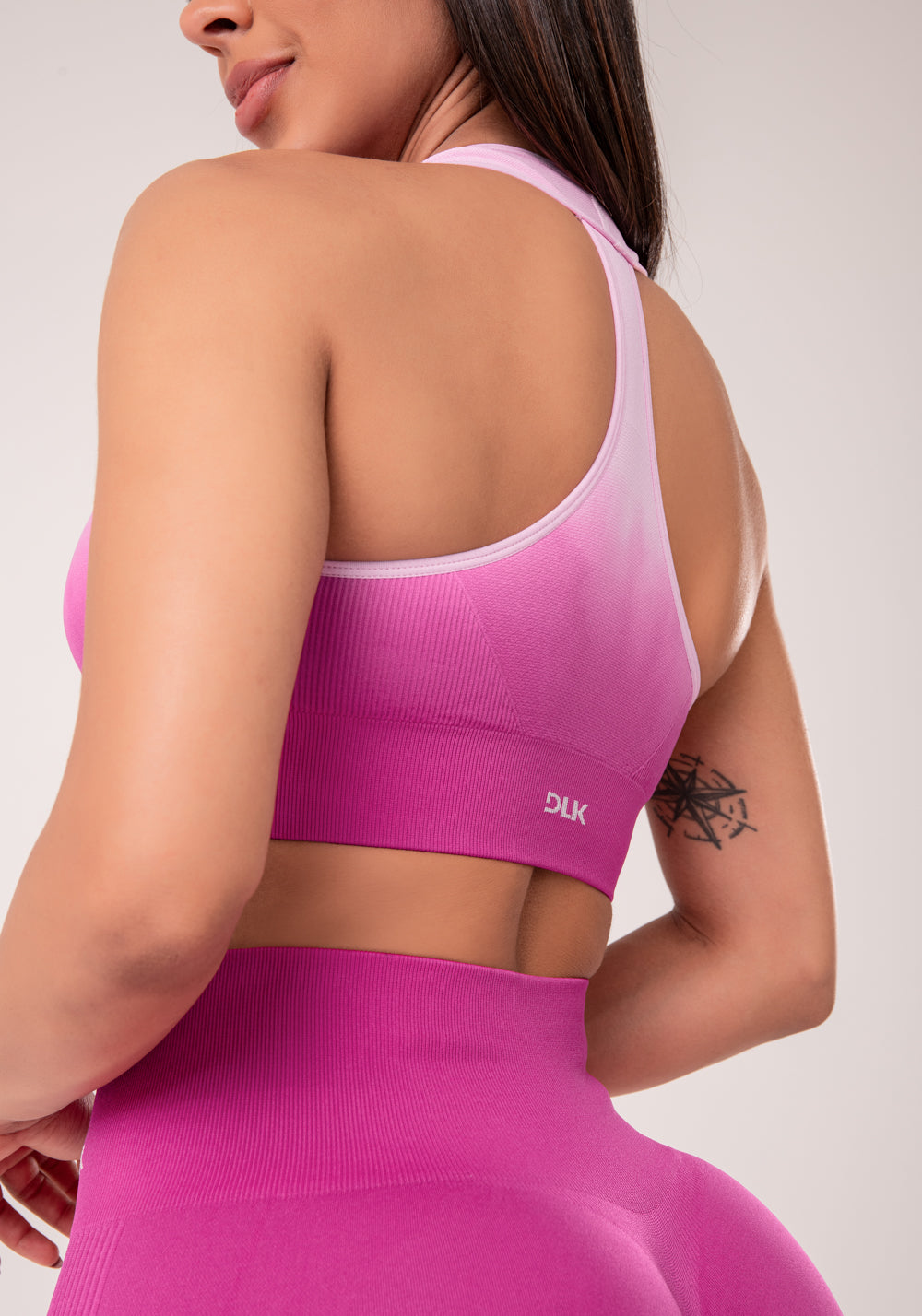 Top Fitness Feminino Nadador Fúcsia Degradê Com Bojo Seamless+ Dlk
