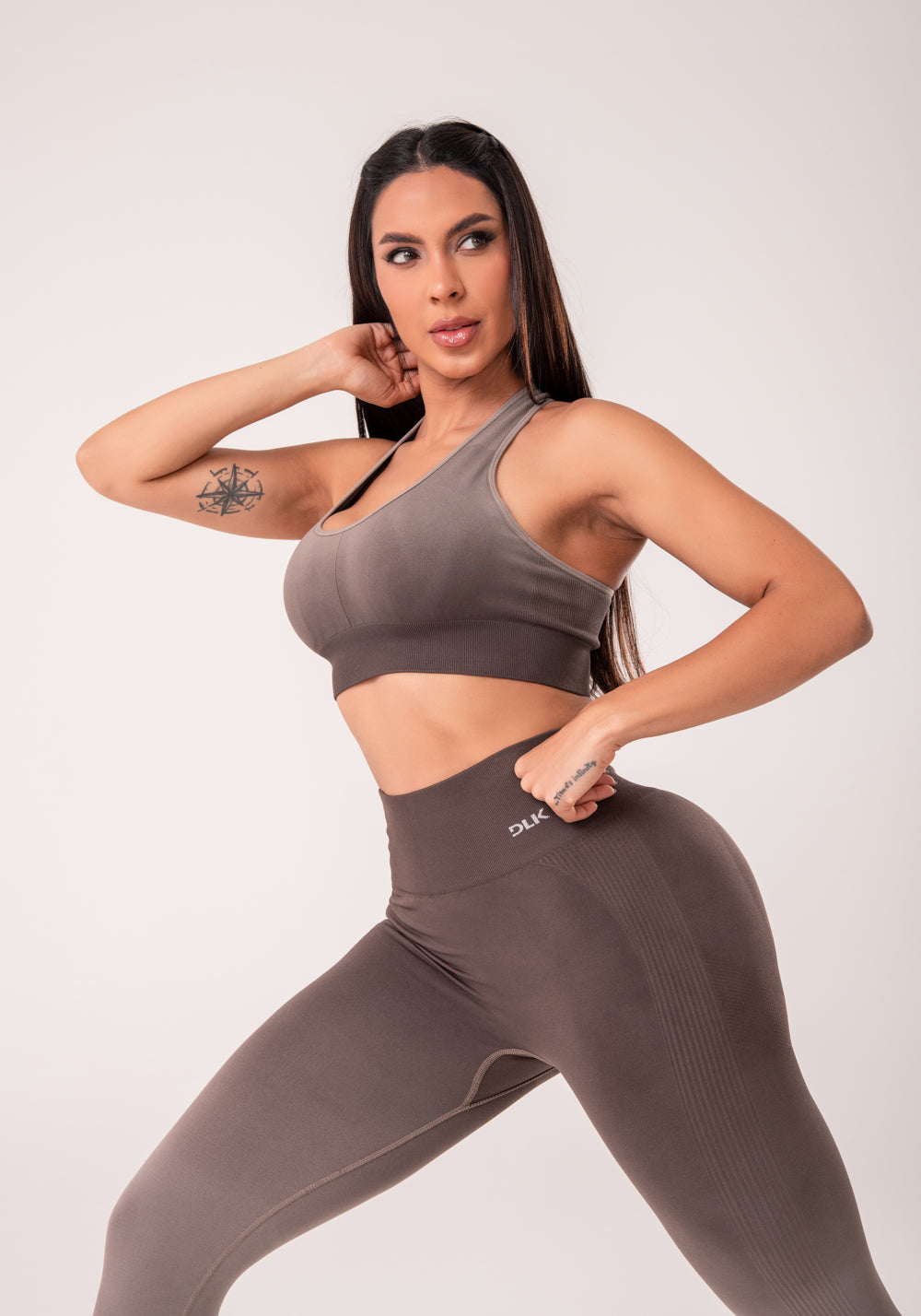 Top Fitness Feminino Nadador Marrom Degradê Com Bojo Seamless+ Dlk