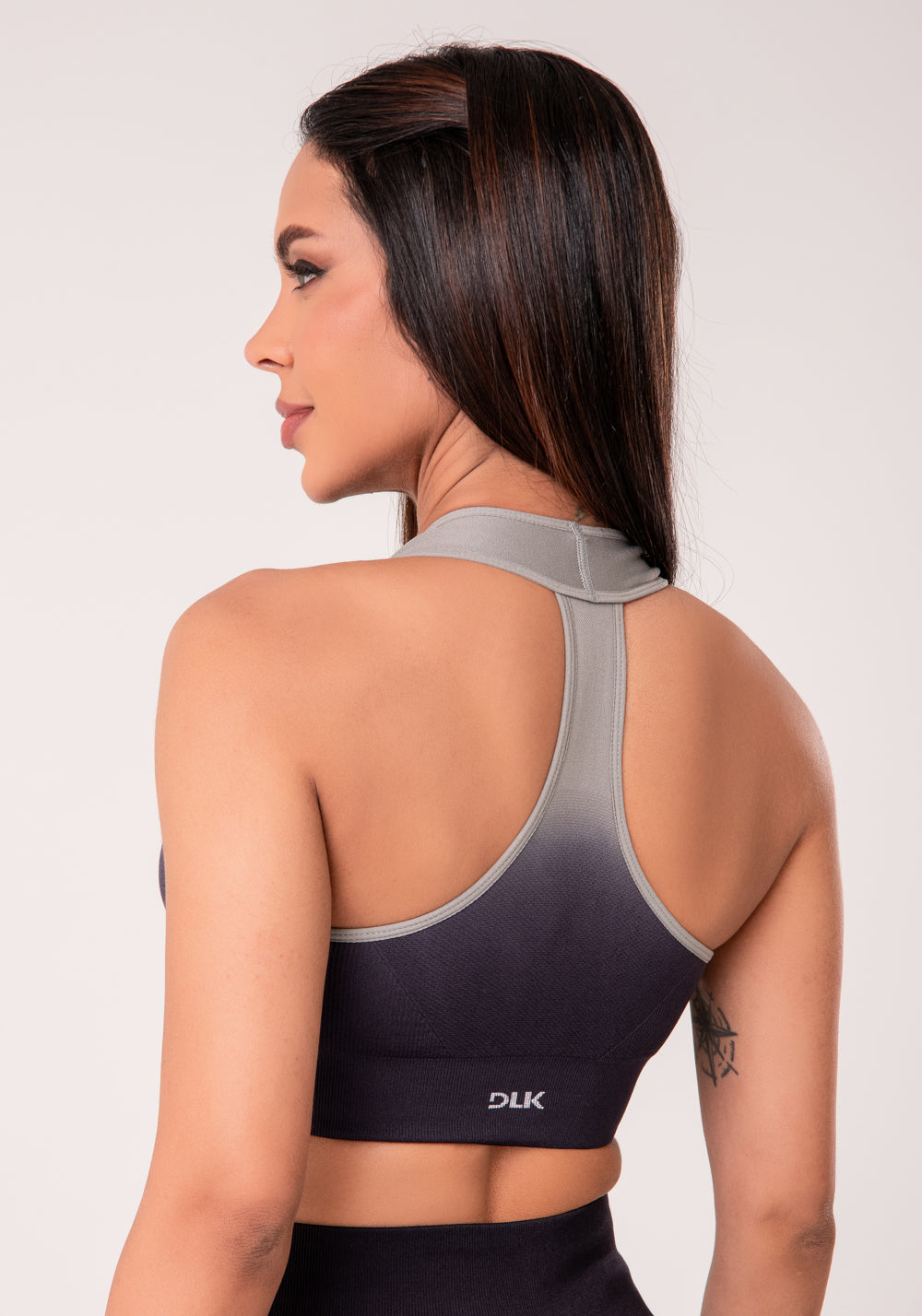 Top Fitness Feminino Nadador Preto Degradê Com Bojo Seamless+ Dlk