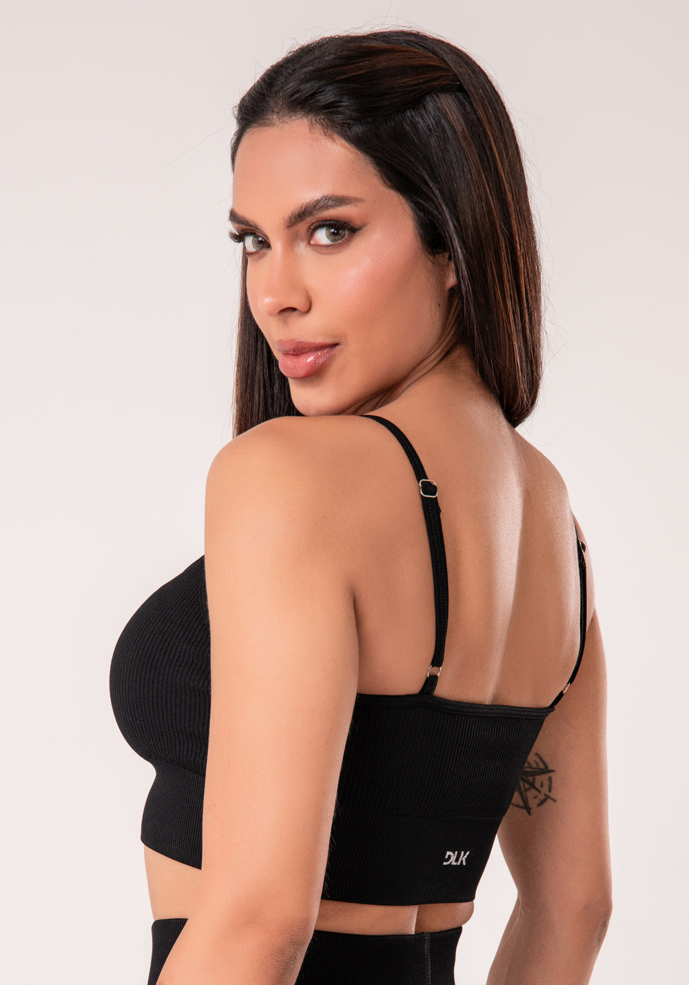 Top Fitness Feminino Preto Canelado Com Bojo E Alças Reguláveis Seamless+ Dlk