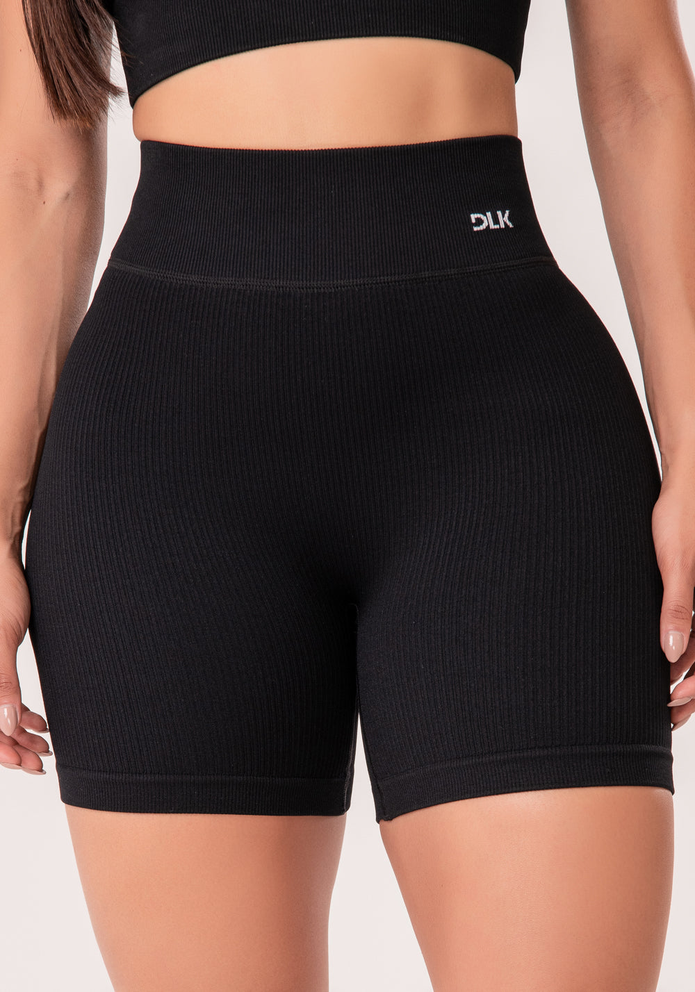 Bermuda Fitness Feminina Preto Canelada Com Cós Alto Seamless+ Dlk