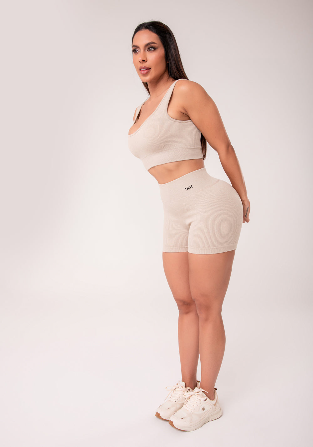 Short Fitness Feminino Areia Canelado Com Cós Alto Seamless+ Dlk