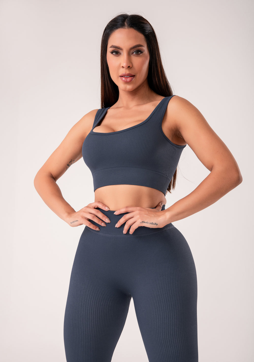 Top Fitness Feminino Cinza Chumbo Canelado Com Bojo Seamless+ Dlk