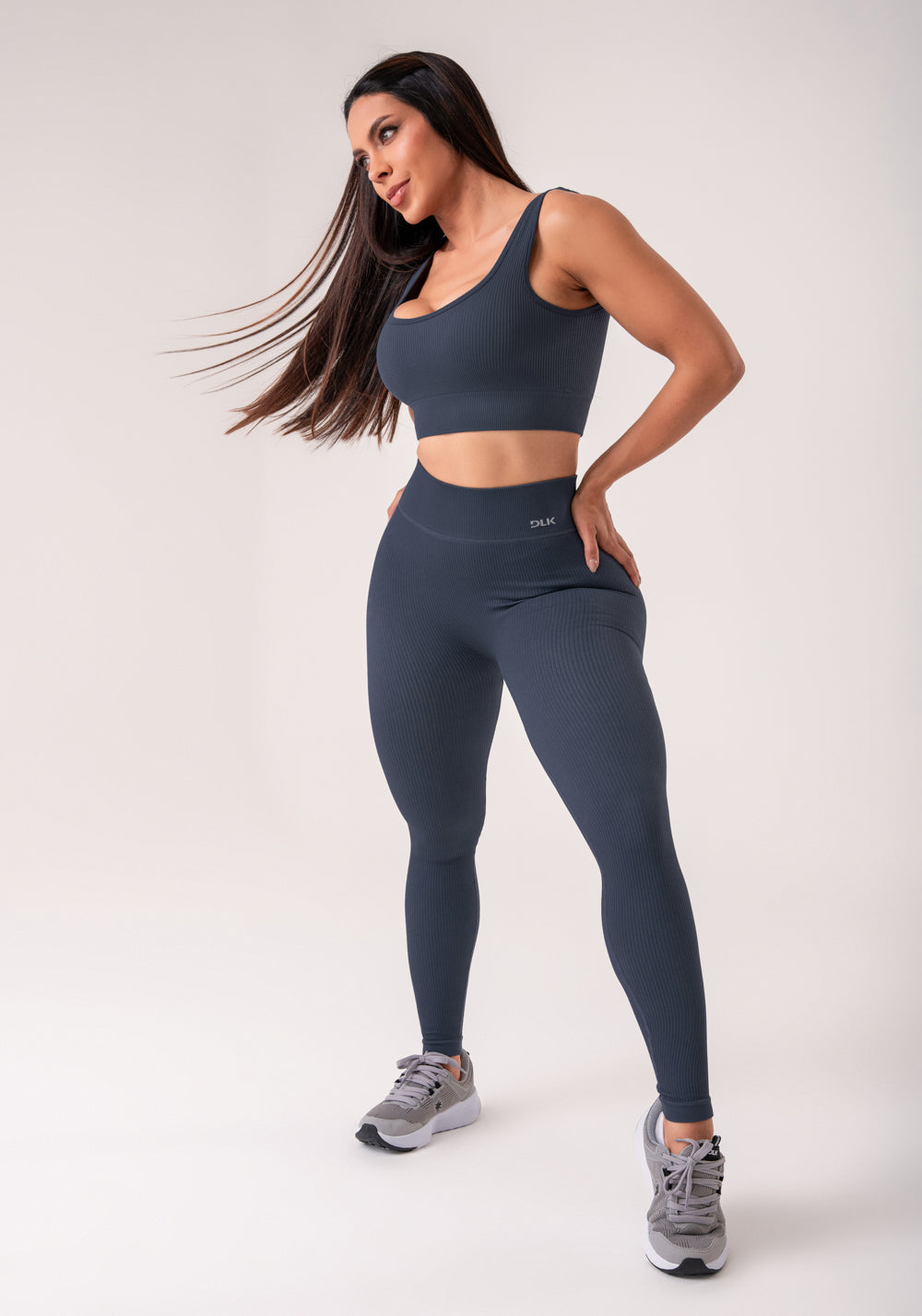 Legging Fitness Feminina Cinza Chumbo Canelada Com Cós Alto Seamless+ Dlk