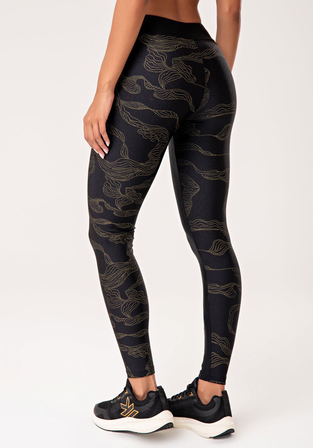 Legging Fitness Feminina Preto Com Recortes Lush Dlk