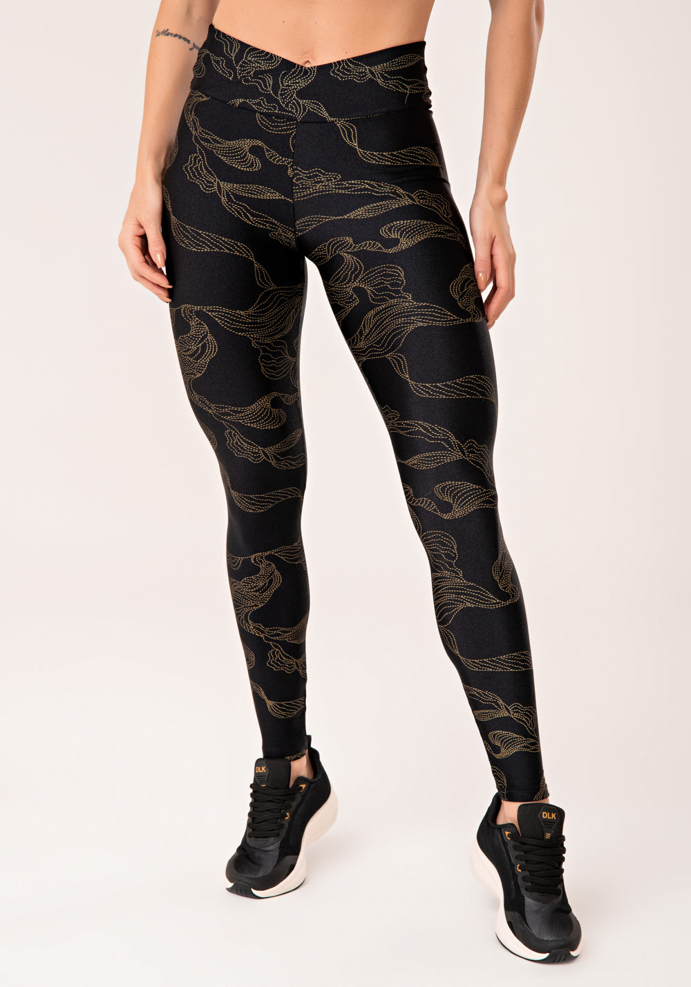 Legging Fitness Feminina Preto com Cós Transpassado Lush Dlk