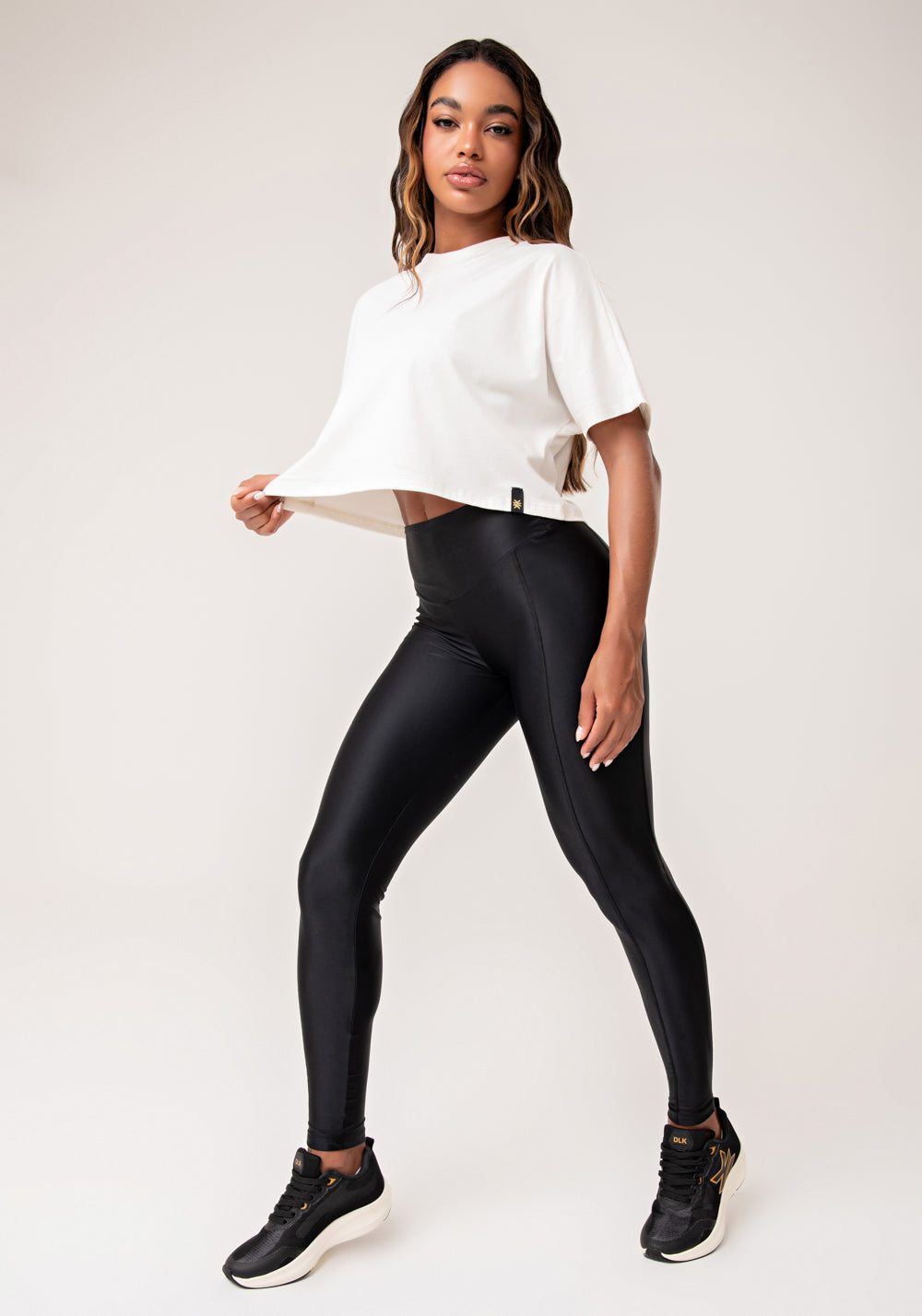Cropped T-shirt Feminino de Algodão Off White Lush Dlk