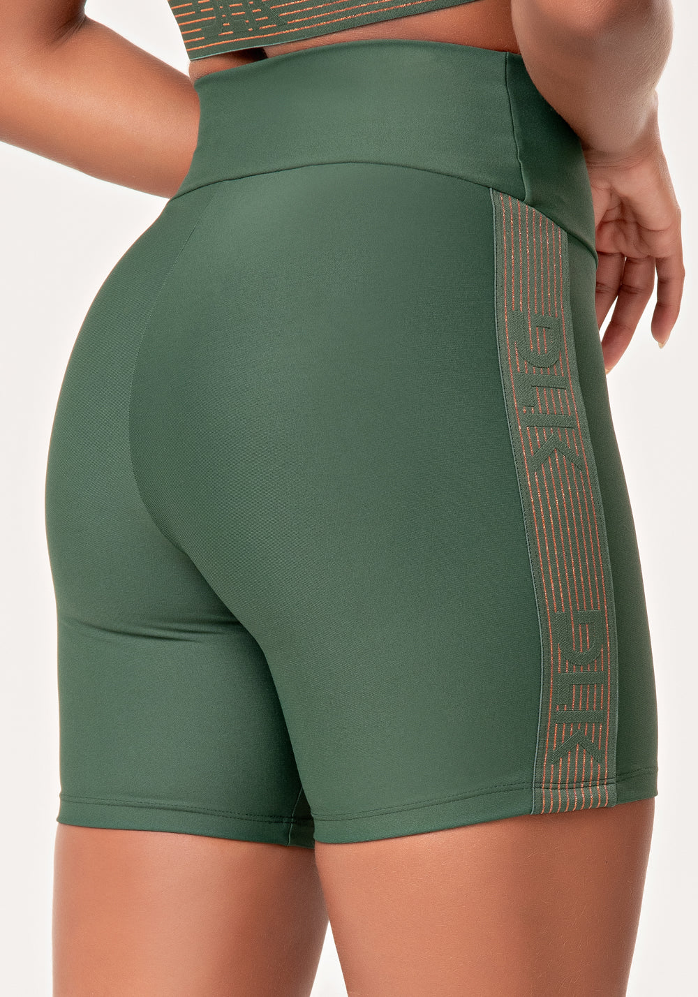 Bermuda Fitness Feminina Verde Com Elástico Lateral Lurex Lush Dlk