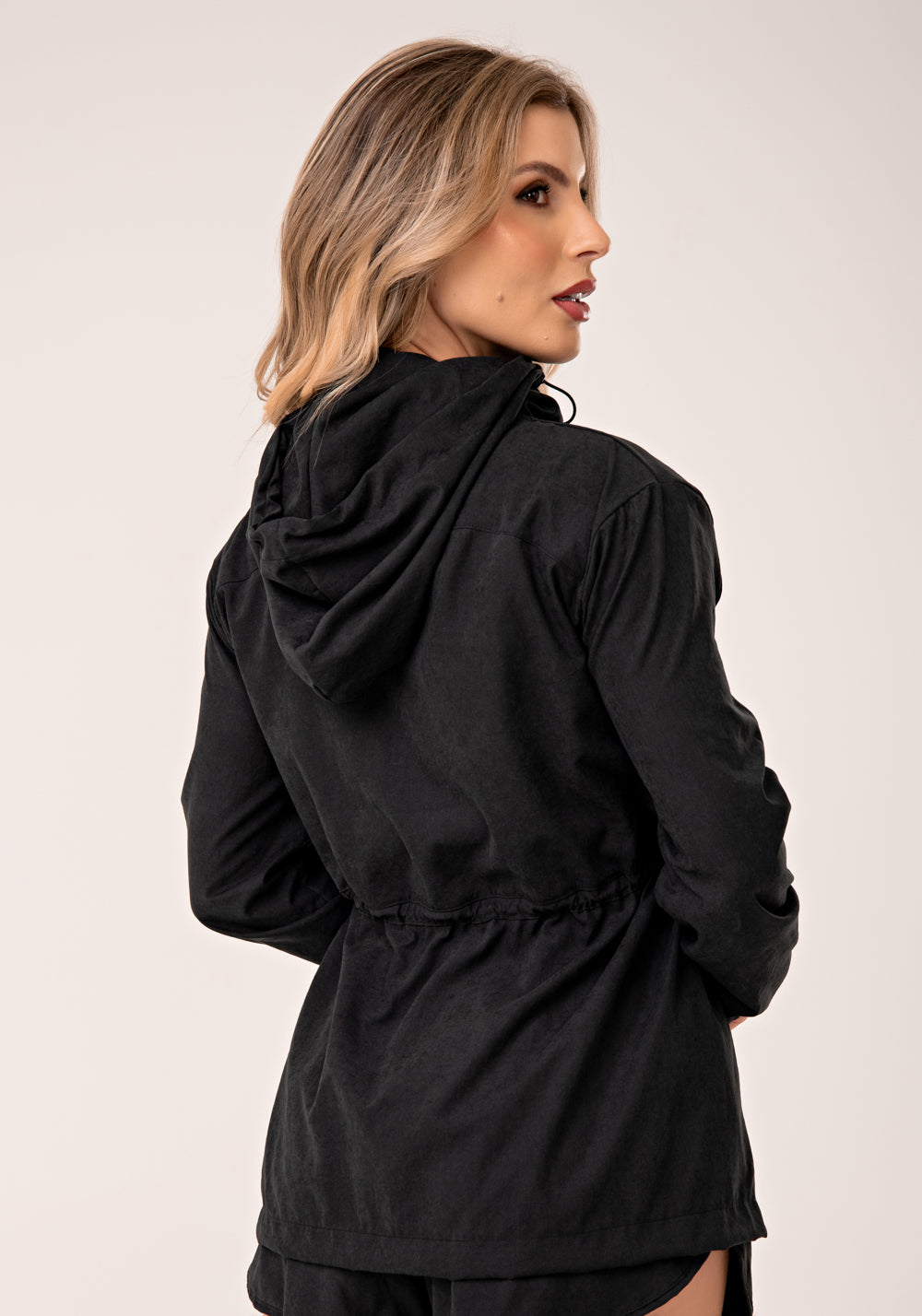 Parka Feminina Preto Com Capuz Lush Dlk