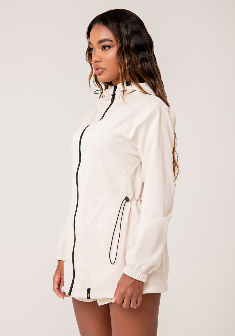 Parka Feminina Off White Com Capuz Lush Dlk