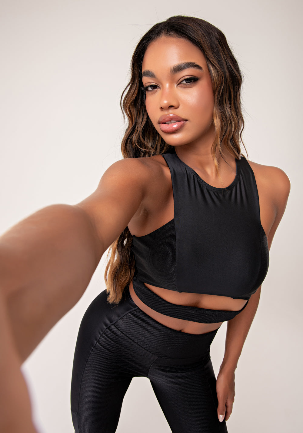 Top Fitness Feminino Preto Cut-out Com Detalhe Canelado Lush Dlk