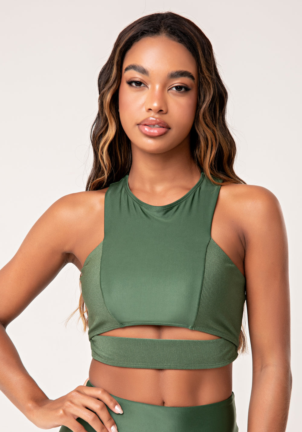 Top Fitness Feminino Verde Cut-out com Detalhe Canelado Lush Dlk