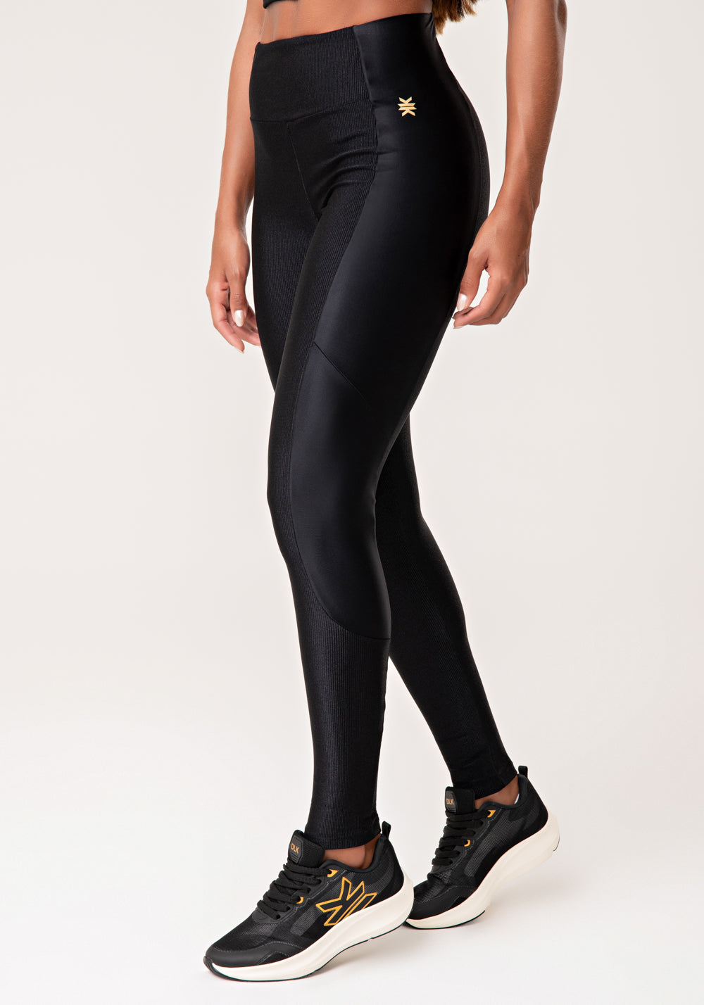 Legging Fitness Feminina Preto Com Detalhe Canelado Lush Dlk