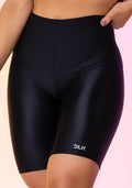 Bermuda Modelo Ciclista Happiness Texturizada Preta Dlk
