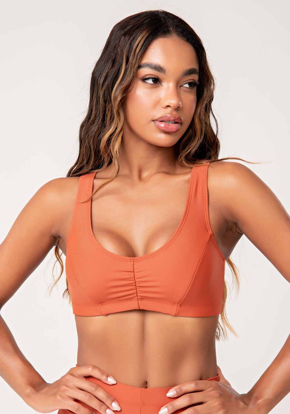 Top Fitness Feminino Terracota Com Franzido Lush Dlk