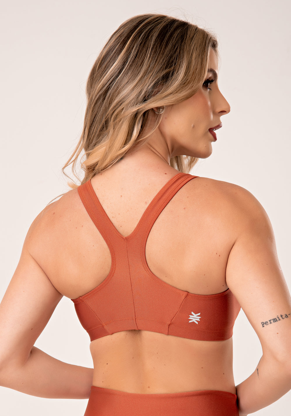 Top Fitness Feminino Nadador Terracota Com Recortes Lush Dlk