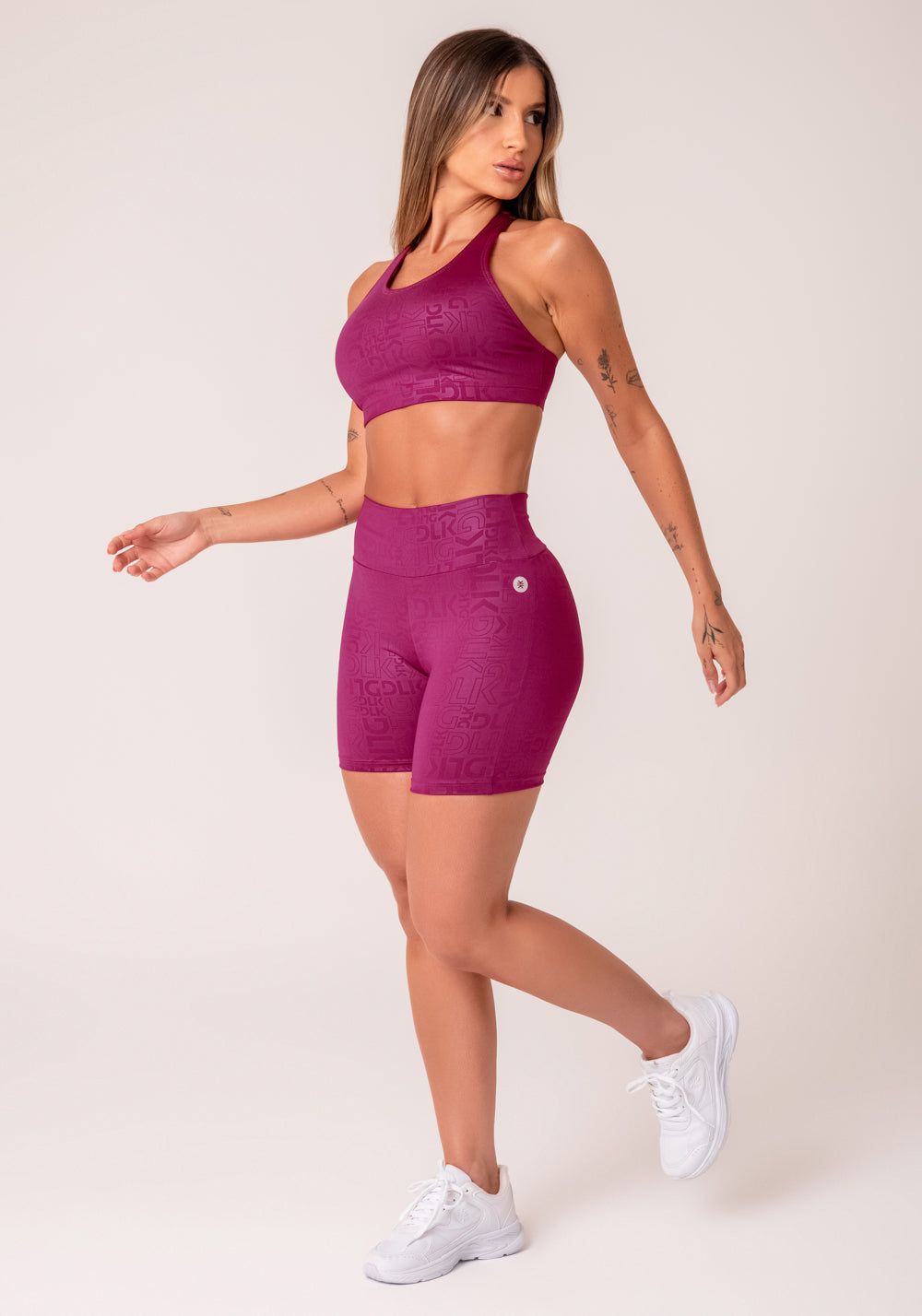 Bermuda Fitness Feminina Vinho Logomania Reflections Dlk