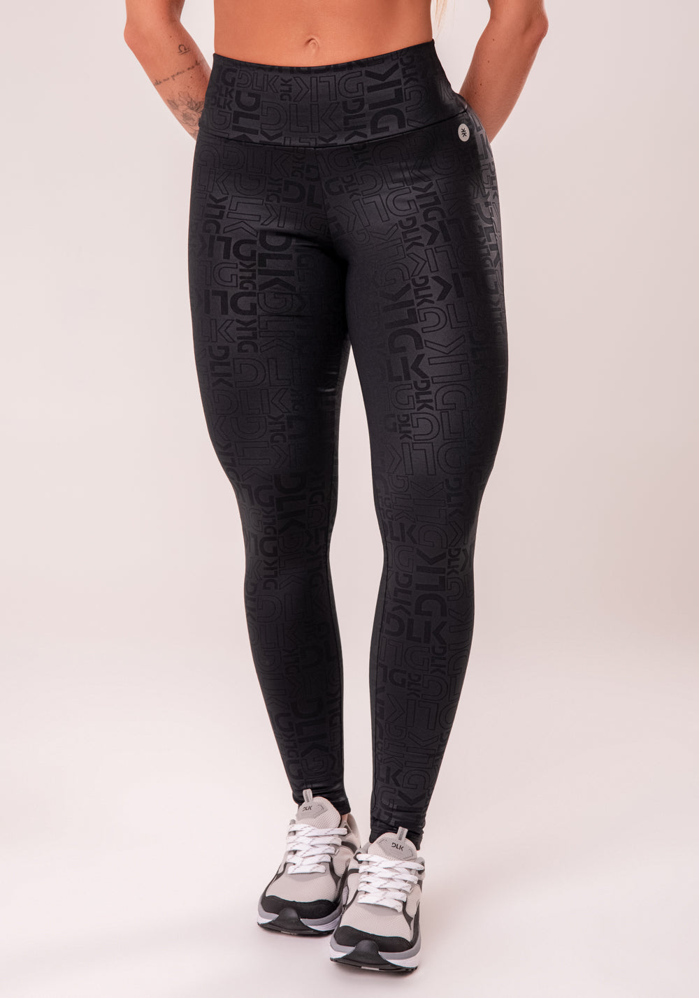 Legging Fitness Feminina Preto Logomania Reflections Dlk