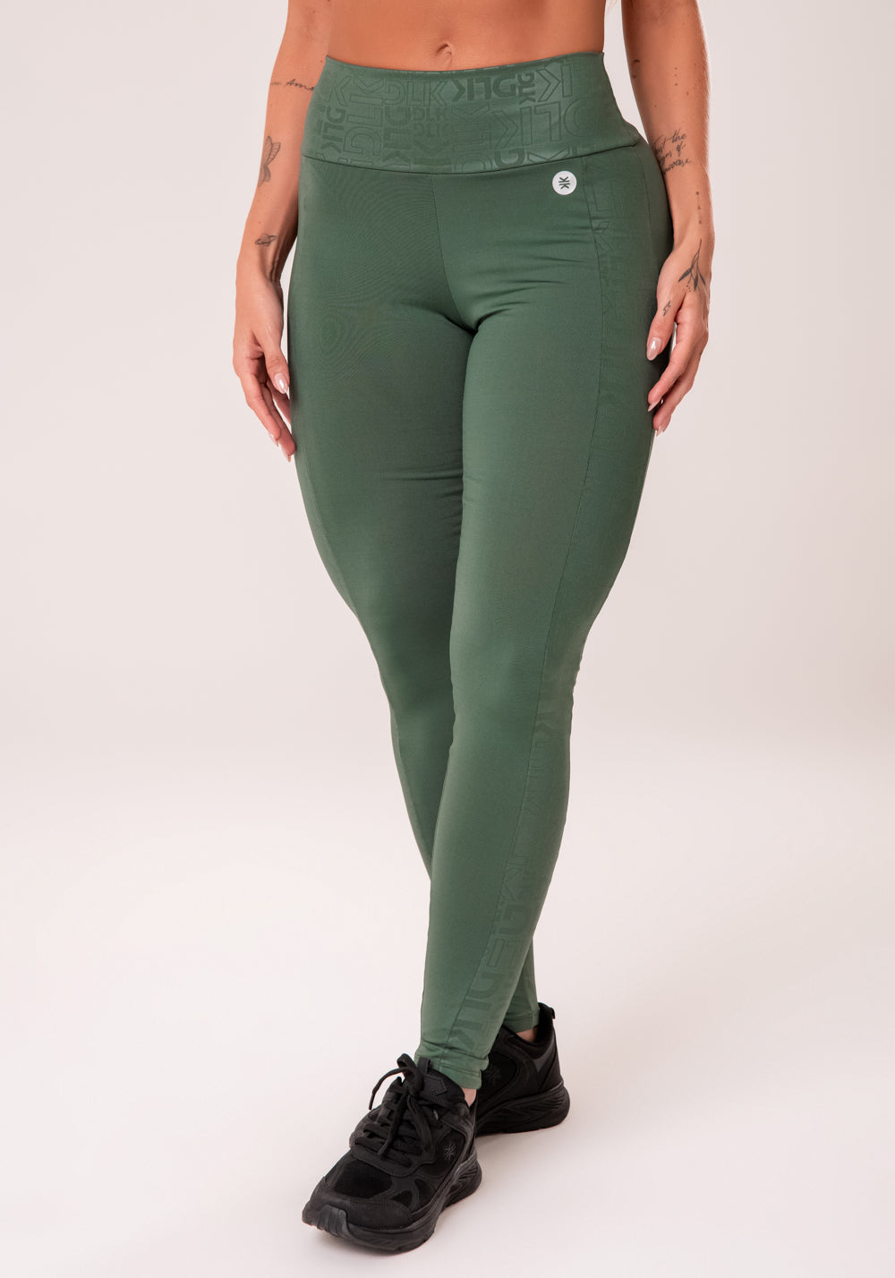 Legging Fitness Feminina Verde Com Recortes Logomania Reflections Dlk