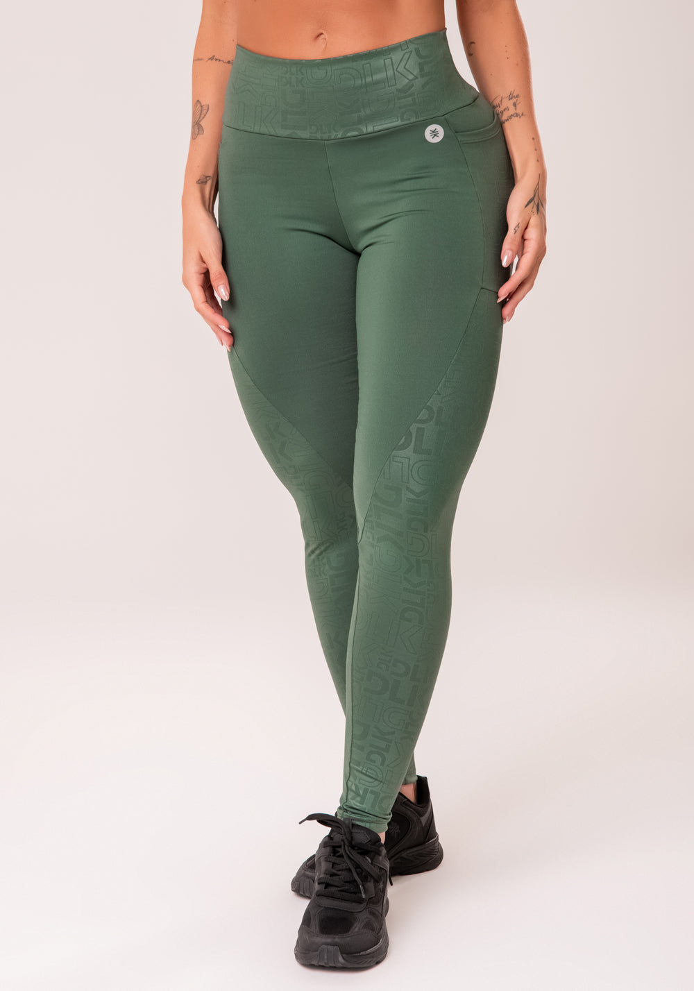 Legging Fitness Feminina Verde Com Bolsos Logomania Reflections Dlk