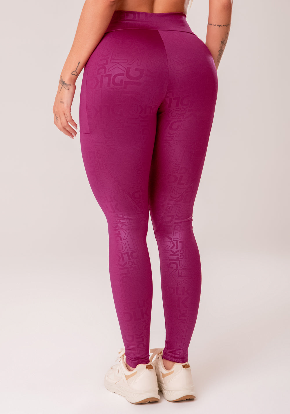 Legging Fitness Feminina Vinho Com Bolsos Logomania Reflections Dlk