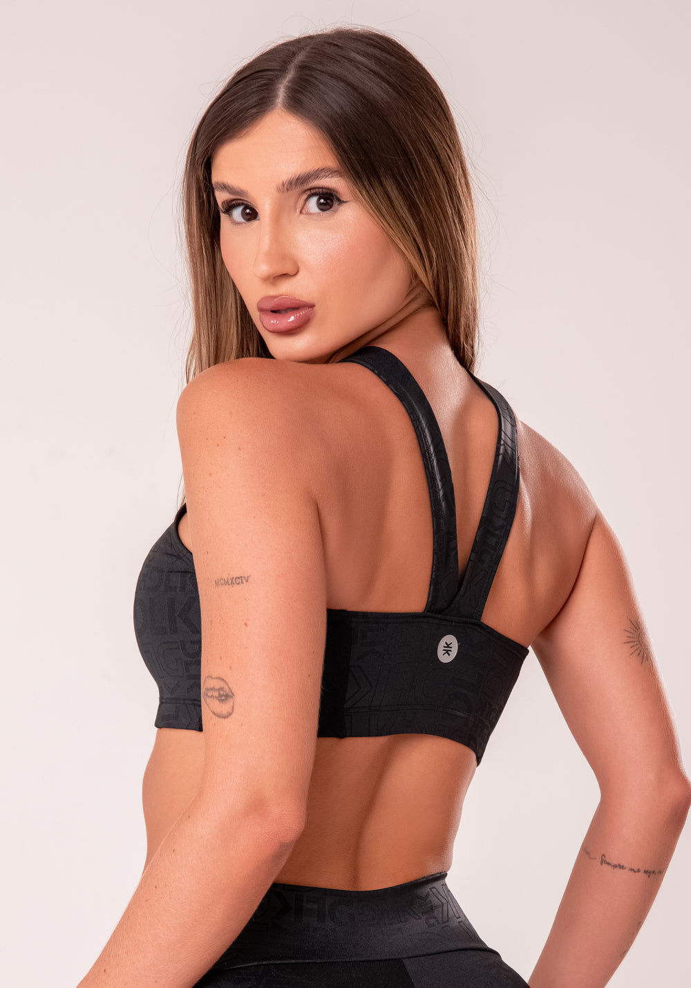 Top Fitness Feminino Preto Com Cava Americana Logomania Reflections Dlk