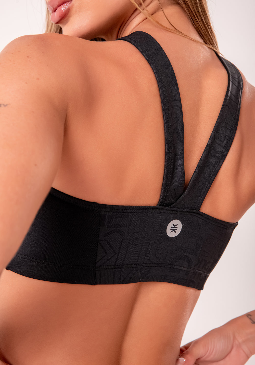 Top Fitness Feminino Preto Com Cava Americana Logomania Reflections Dlk