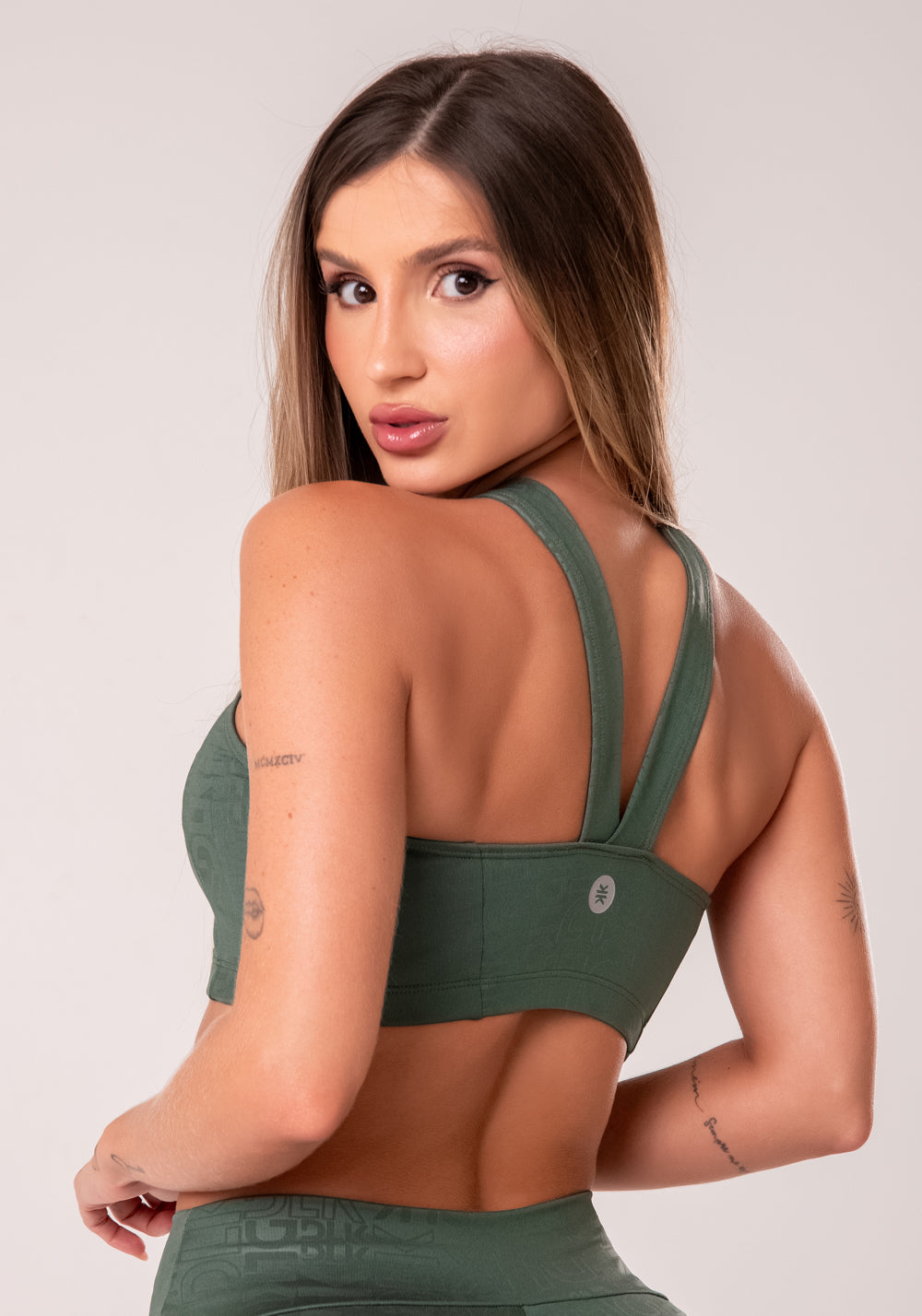 Top Fitness Feminino Verde Com Cava Americana Logomania Reflections Dlk