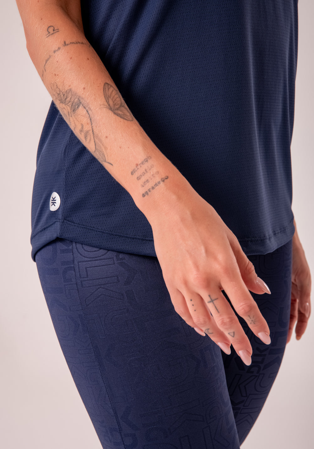 Blusa T-shirt Feminina Azul Marinho Reflections Dlk