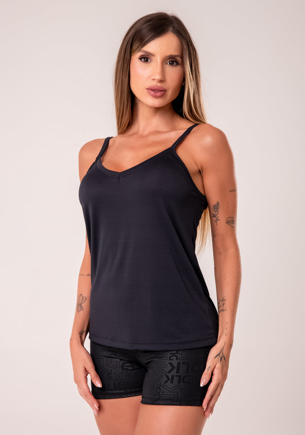 Camiseta Fitness Feminina Preto De Alcinha Com Decote V Reflections Dlk