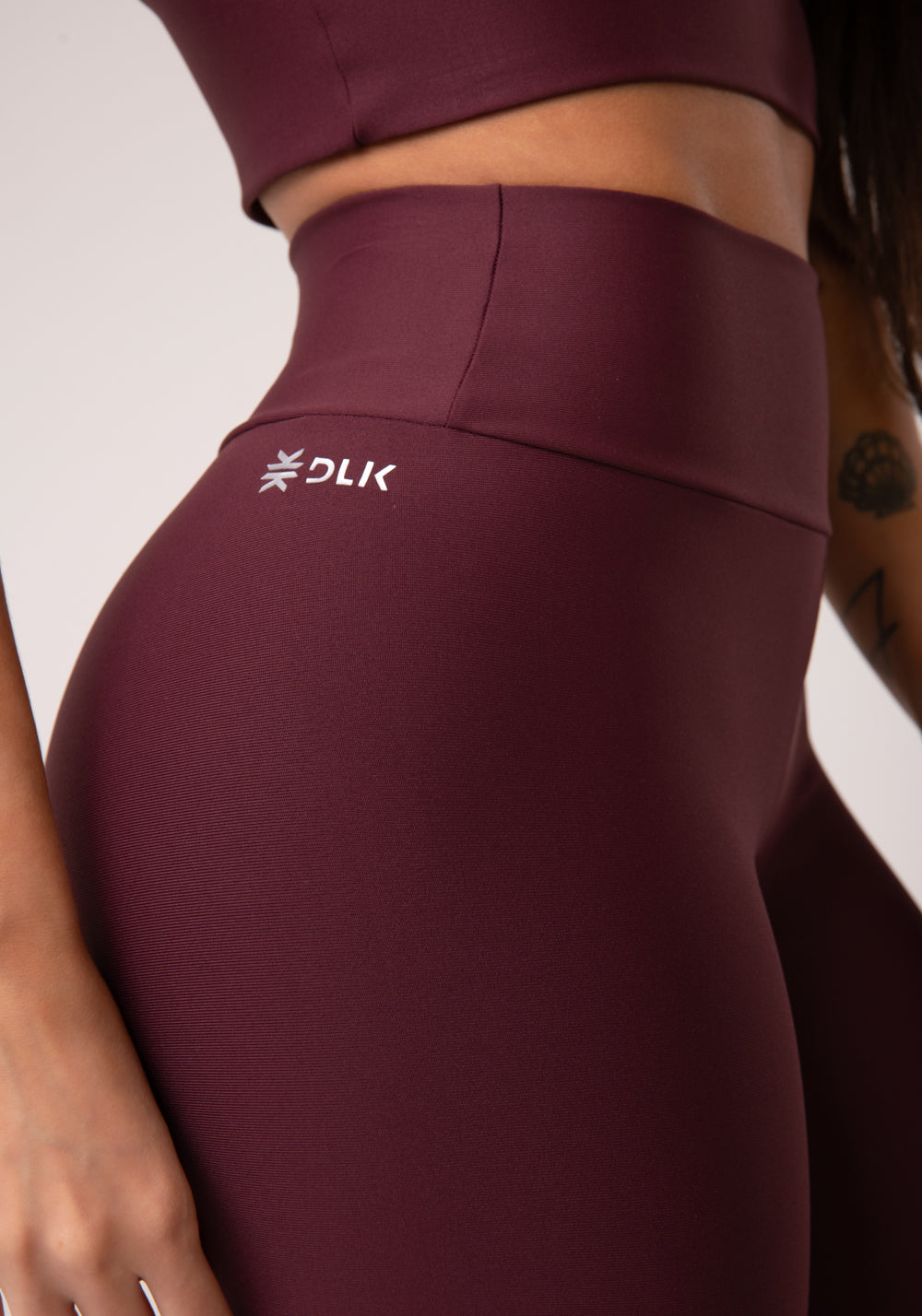 Bermuda Fitness Feminina Vinho Aura Dlk