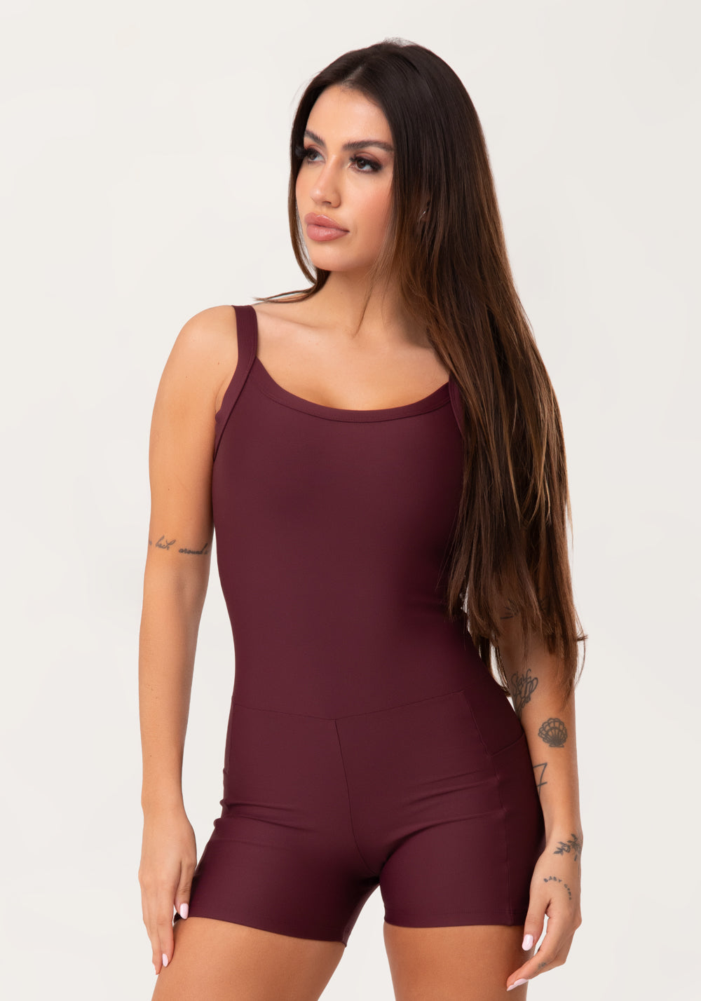 Macaquinho Fitness Feminino Vinho Com Bolsos Aura Dlk