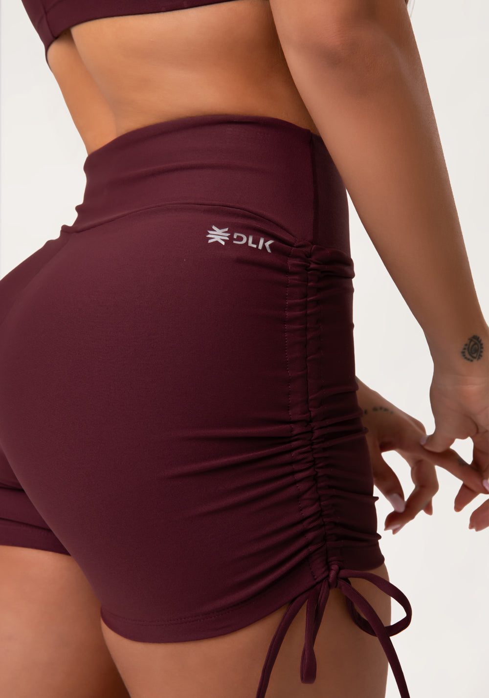 Short Fitness Feminino Vinho Com Franzido Aura Dlk