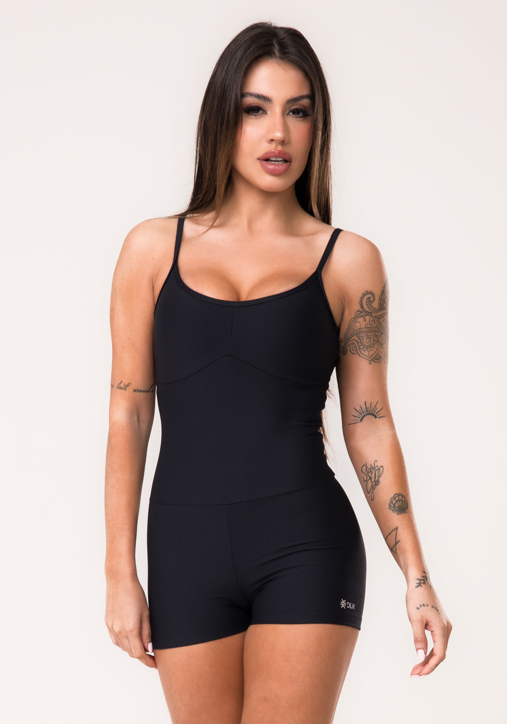 Macaquinho Fitness Feminino Curto Preto Aura Dlk