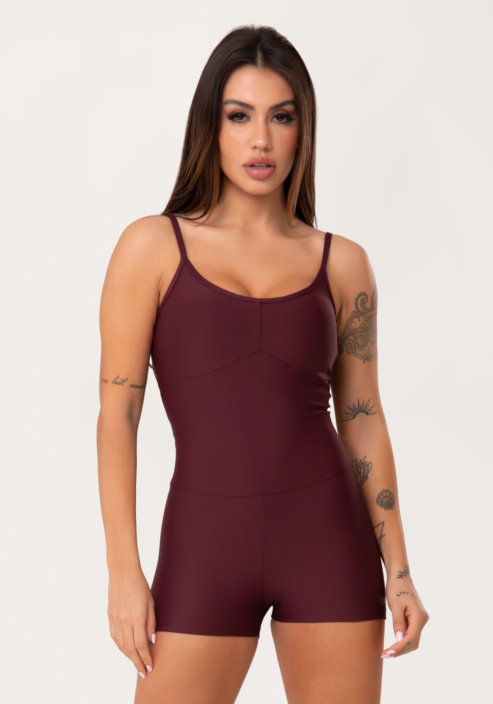 Macaquinho Fitness Feminino Curto Vinho Aura Dlk