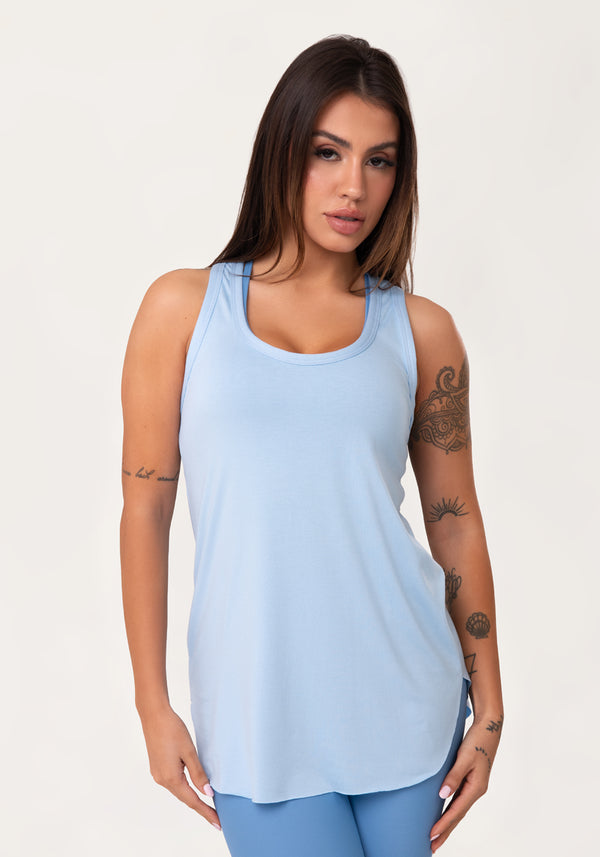 Camiseta Fitness Feminina Alongada Azul Claro Aura Dlk