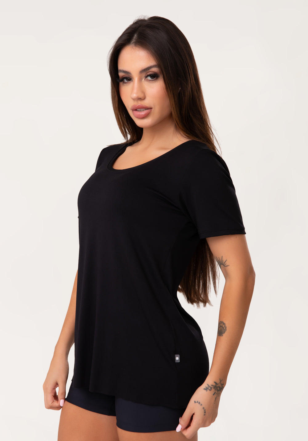 Blusa T-shirt Fitness Feminina Preto Aura Dlk