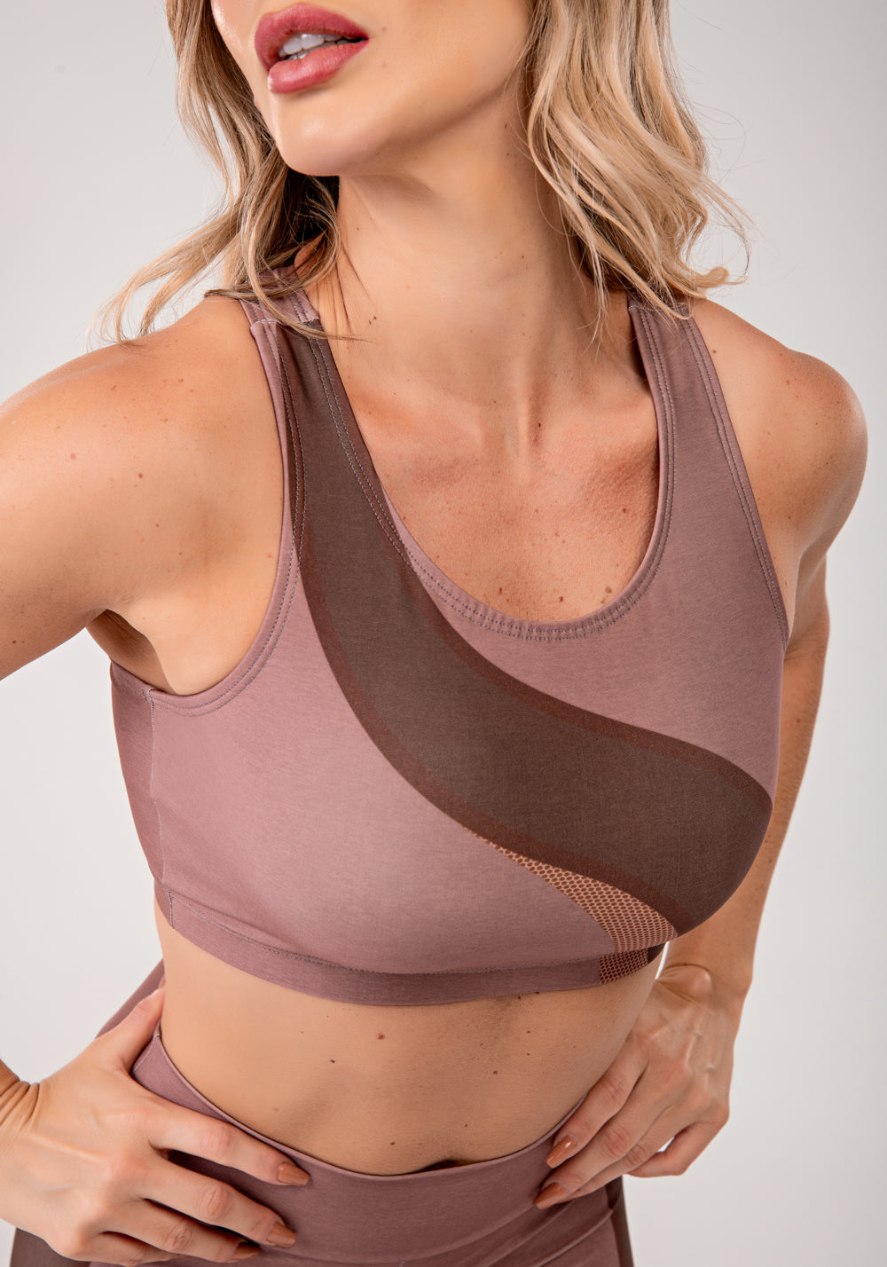 Top Fitness Feminino Nadador Estampado Belive Marrom Printed Mousse Dlk