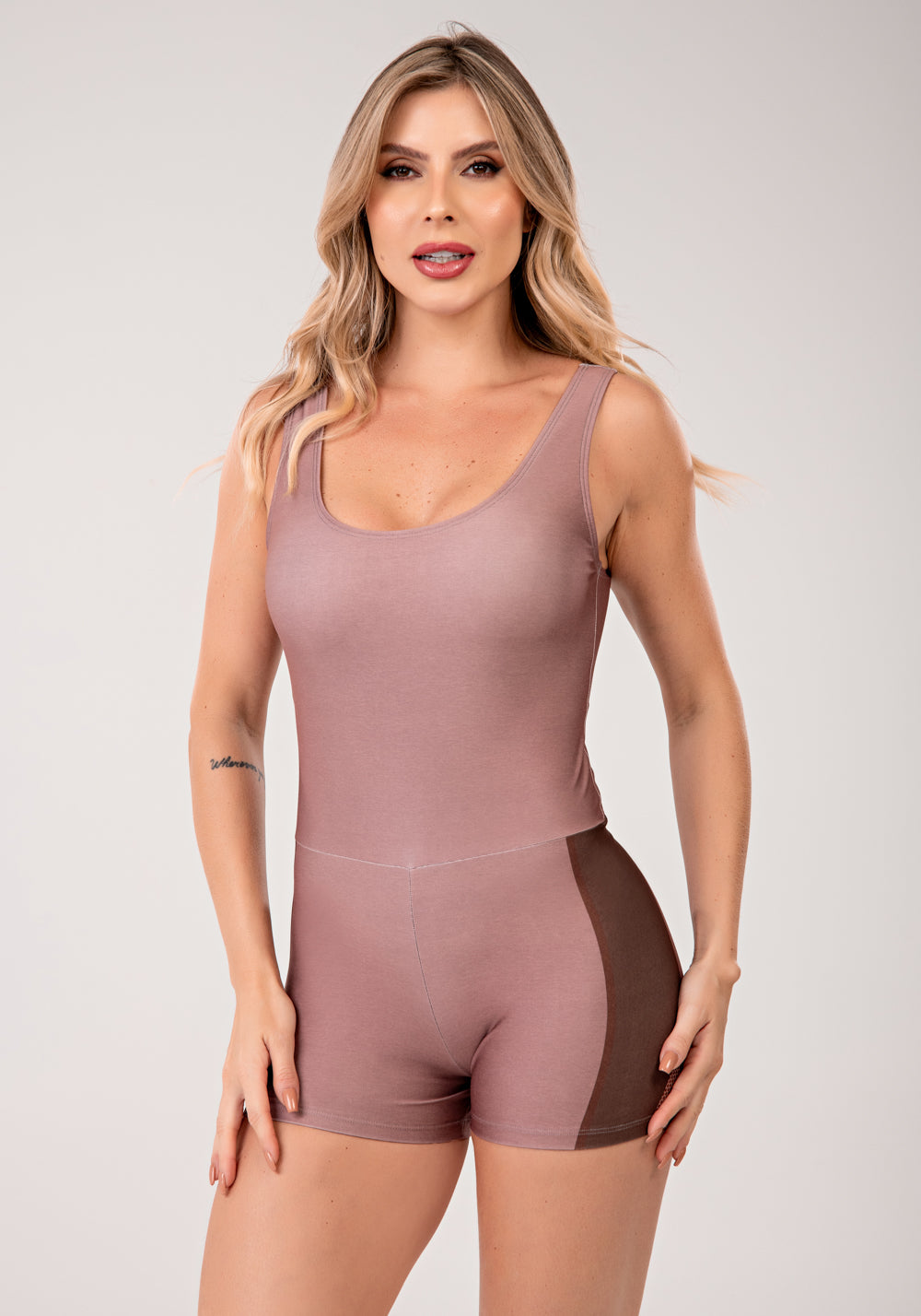 Macaquinho Fitness Feminino Estampado Belive Marrom Printed Mousse Dlk