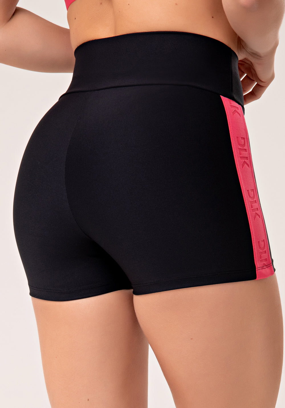 Short Fitness Feminino Preto Com Elástico Lateral Rosa Energy Dlk