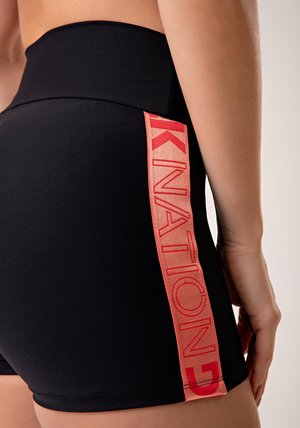 Short Fitness Feminino Preto Com Elástico Lateral Coral Nation Dlk