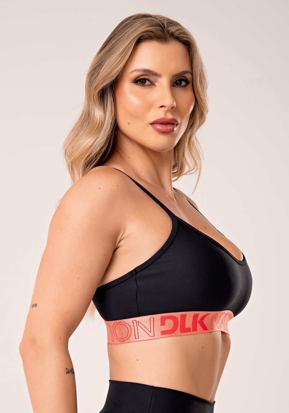 Top Fitness Feminino Preto Com Elástico Coral Nation Dlk