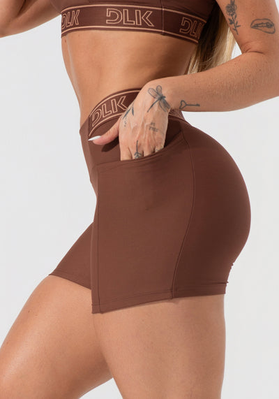 Short Fitness Feminino Com Bolsos E Elástico No Cós Activity Dlk Marrom