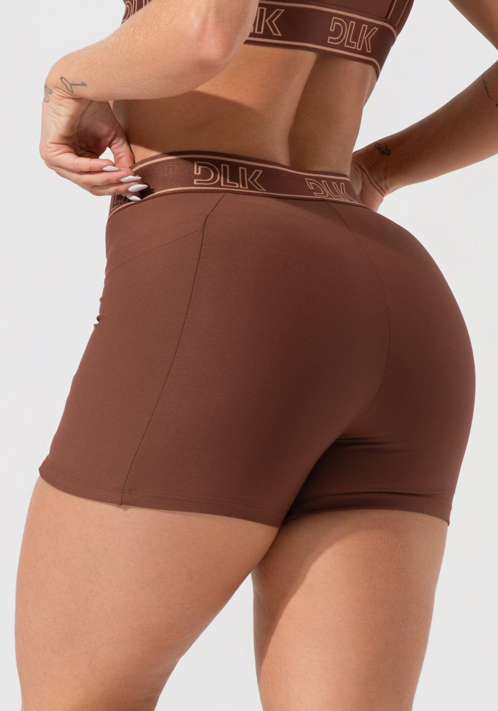 Short Fitness Feminino Com Bolsos E Elástico No Cós Activity Dlk Marrom