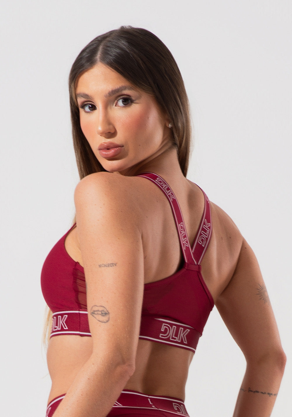 Top Fitness Feminino Com Bojo E Alças De Elástico Com Tule Nas Costas Activity Dlk Vermelho Cereja