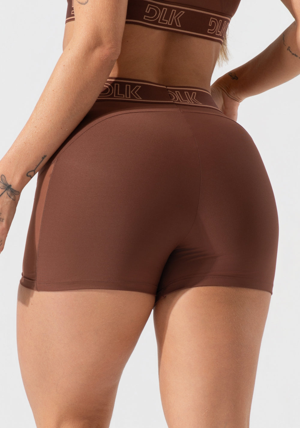 Short Fitness Feminino Com Elástico No Cós E Tule Lateral Activity Dlk Marrom